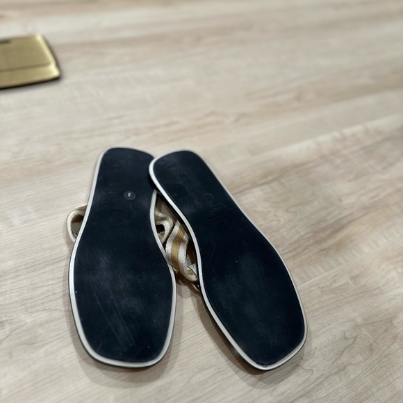 Brand New never worn Gucci sandals - Picture 2 of 3